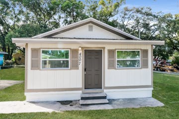 4007 E OSBORNE Ave TAMPA, FL 33610